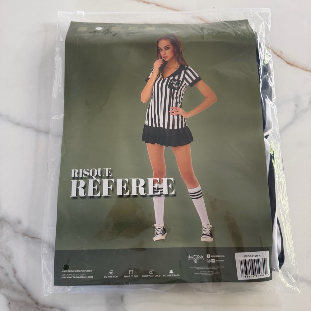 NWT Referee costume dress WOMENS medium.